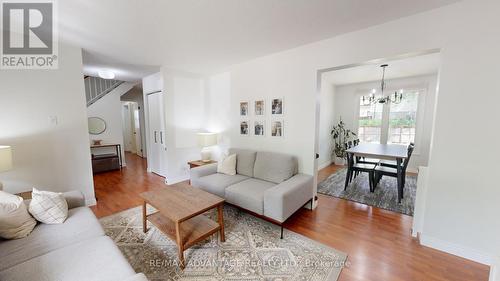 1580 Aldersbrook Road, London, ON - Indoor Photo Showing Living Room