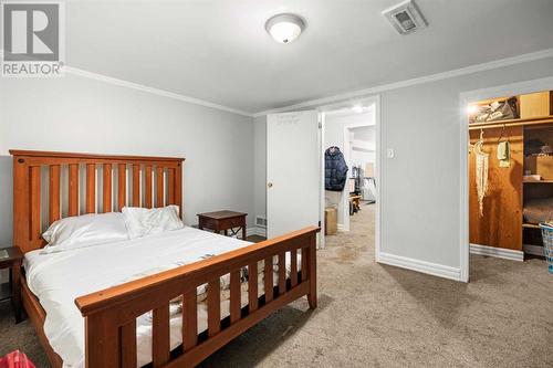 Basement Bedroom - 1468 Renfrew Drive Ne, Calgary, AB - Indoor Photo Showing Bedroom