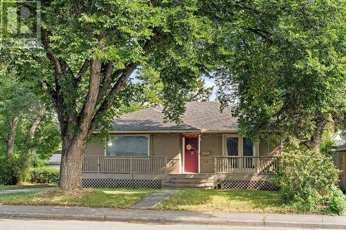 1468 Renfrew Drive Ne, Calgary, AB - Outdoor With Deck Patio Veranda