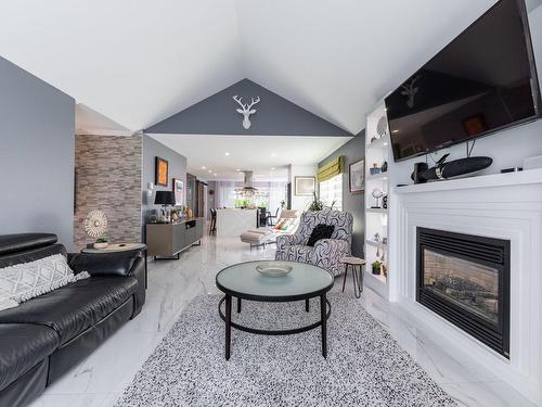 Overall view - 1207 Rue Étienne-Sanschagrin, Saint-Jean-Sur-Richelieu, QC - Indoor Photo Showing Living Room With Fireplace