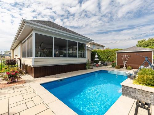 Cour - 1207 Rue Étienne-Sanschagrin, Saint-Jean-Sur-Richelieu, QC - Outdoor With In Ground Pool