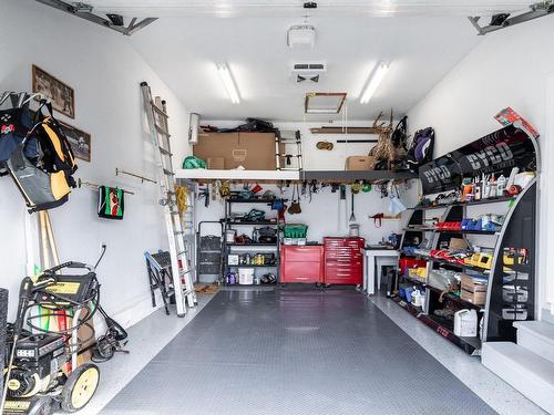 Garage - 1207 Rue Étienne-Sanschagrin, Saint-Jean-Sur-Richelieu, QC - Indoor Photo Showing Garage