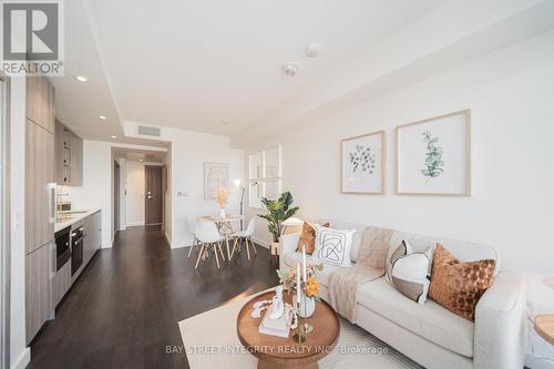 2111 - 85 Mcmahon Drive, Toronto, ON - Indoor Photo Showing Living Room