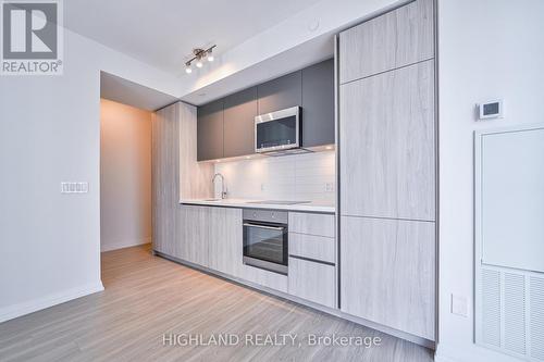 3605 - 8 Widmer Street, Toronto, ON - Indoor Photo Showing Kitchen