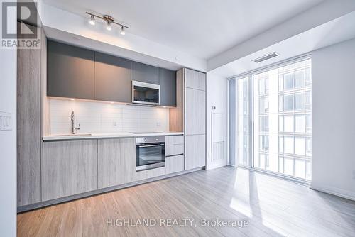 3605 - 8 Widmer Street, Toronto, ON - Indoor Photo Showing Kitchen