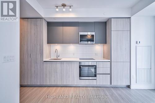 3605 - 8 Widmer Street, Toronto, ON - Indoor Photo Showing Kitchen