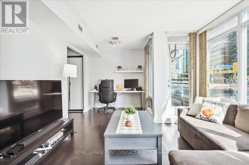 201 - 15 Brunel Court, Toronto, ON - Indoor Photo Showing Living Room