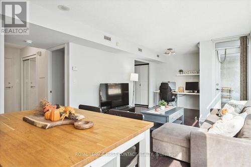 201 - 15 Brunel Court, Toronto, ON - Indoor Photo Showing Living Room