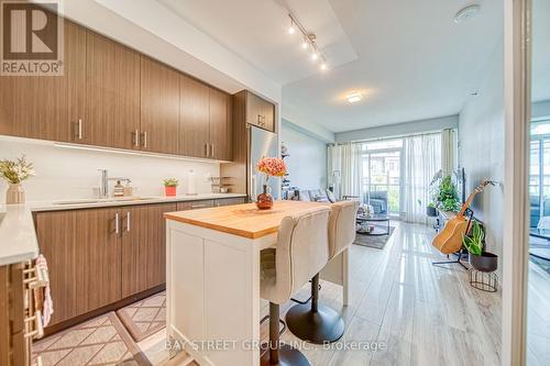 206 - 195 Bonis Avenue, Toronto (Tam O'Shanter-Sullivan), ON - Indoor Photo Showing Kitchen