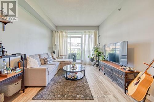 206 - 195 Bonis Avenue, Toronto, ON - Indoor Photo Showing Living Room