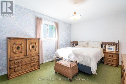 141 Mitchell'S Beach Road, Tay, ON - Indoor Photo Showing Bedroom