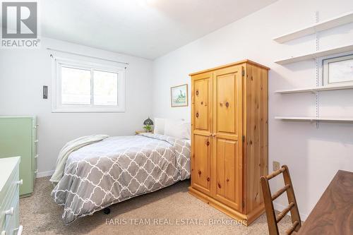 141 Mitchell'S Beach Road, Tay, ON - Indoor Photo Showing Bedroom