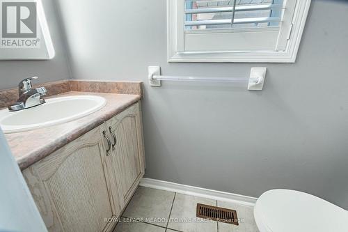 7059 Frontier Ridge, Mississauga, ON - Indoor Photo Showing Bathroom