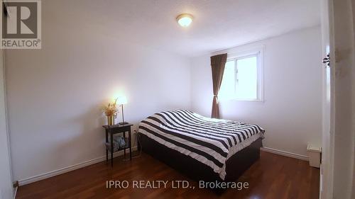 6 Carisbrooke Court, Brampton, ON - Indoor Photo Showing Bedroom