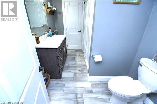 3 Pleasant Avenue, Hamilton, ON - Indoor Photo Showing Bathroom