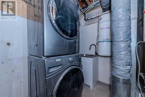 40 Patterson Rise Sw, Calgary, AB - Indoor Photo Showing Laundry Room