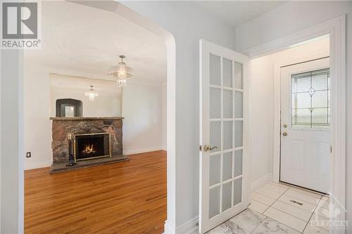 154 Norice Street, Ottawa, ON - Indoor With Fireplace