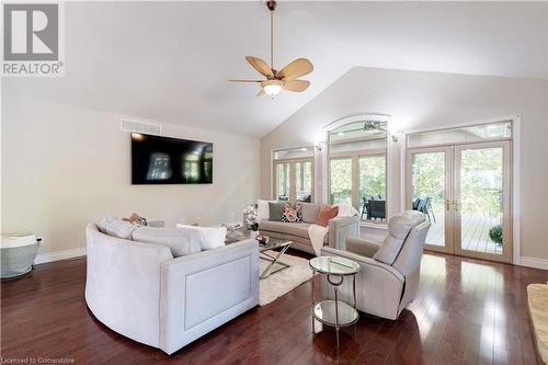 3 Derek Drive, Hamilton, ON - Indoor Photo Showing Living Room