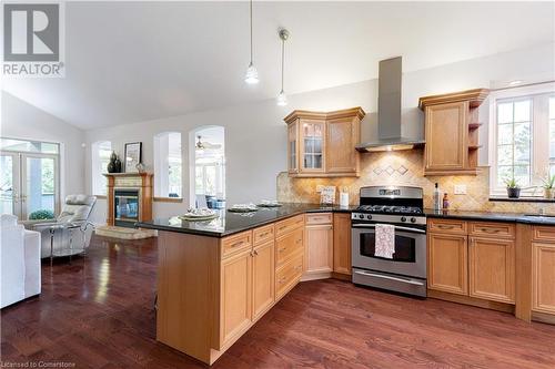 3 Derek Drive, Hamilton, ON - Indoor Photo Showing Kitchen