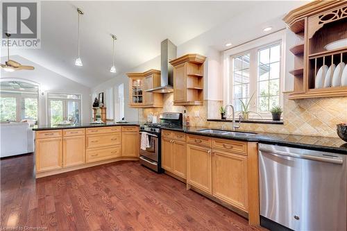 3 Derek Drive, Hamilton, ON - Indoor Photo Showing Kitchen