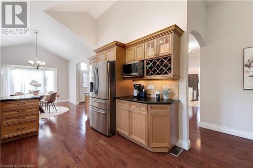 3 Derek Drive, Hamilton, ON - Indoor Photo Showing Kitchen