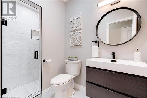 3 Derek Drive, Hamilton, ON - Indoor Photo Showing Bathroom