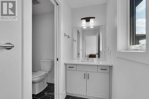 24 Locky Lane, Middlesex Centre (Kilworth), ON - Indoor Photo Showing Bathroom