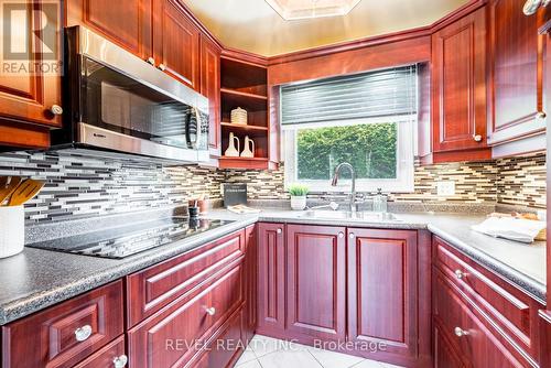 919 Valleyview Drive, Peterborough (Monaghan), ON - Indoor Photo Showing Kitchen