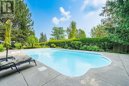 919 Valleyview Drive, Peterborough (Monaghan), ON - Outdoor With In Ground Pool With Backyard