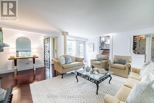 919 Valleyview Drive, Peterborough (Monaghan), ON - Indoor Photo Showing Living Room