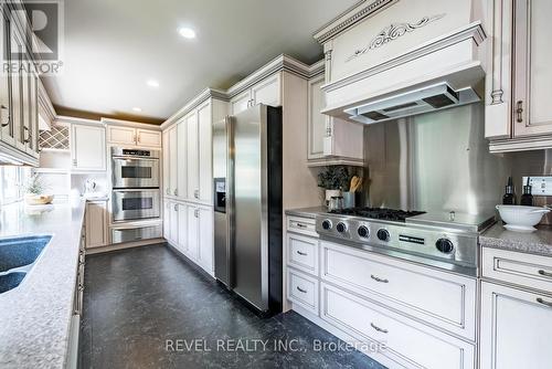 919 Valleyview Drive, Peterborough (Monaghan), ON - Indoor Photo Showing Kitchen With Stainless Steel Kitchen