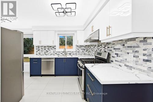 154 Iroquois Avenue, Oshawa, ON - Indoor Photo Showing Kitchen