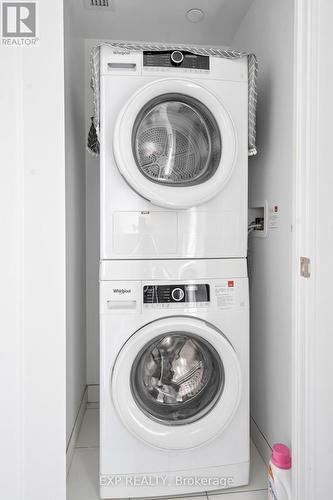 2124 - 275 Village Green Square, Toronto, ON - Indoor Photo Showing Laundry Room