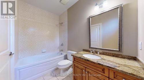 198 Kennedy Street W, Aurora, ON - Indoor Photo Showing Bathroom