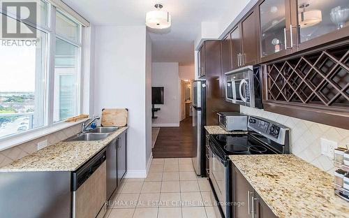 1209 - 80 Absolute Avenue, Mississauga, ON - Indoor Photo Showing Kitchen With Double Sink With Upgraded Kitchen