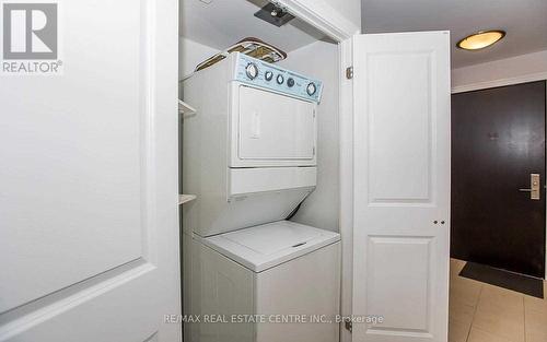 1209 - 80 Absolute Avenue, Mississauga, ON - Indoor Photo Showing Laundry Room