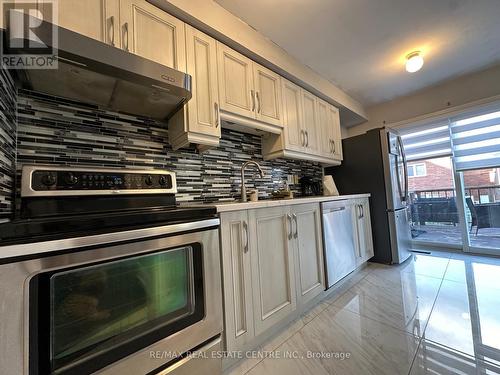 5753 Tiz Road E, Mississauga, ON - Indoor Photo Showing Kitchen