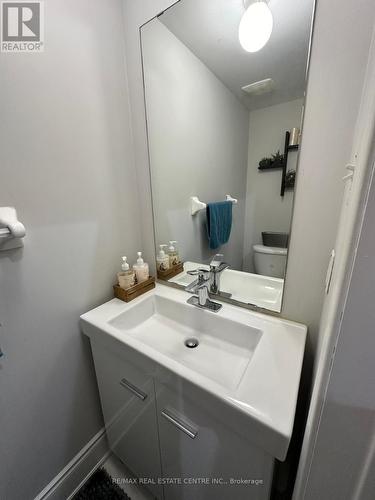 5753 Tiz Road E, Mississauga, ON - Indoor Photo Showing Bathroom