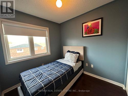 5753 Tiz Road E, Mississauga, ON - Indoor Photo Showing Bedroom