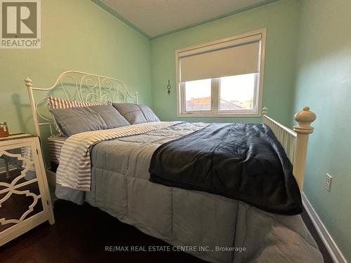 5753 Tiz Road E, Mississauga, ON - Indoor Photo Showing Bedroom