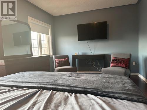 5753 Tiz Road E, Mississauga, ON - Indoor Photo Showing Bedroom