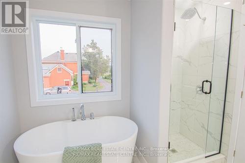 1123 Waterwheel Road E, London, ON - Indoor Photo Showing Bathroom