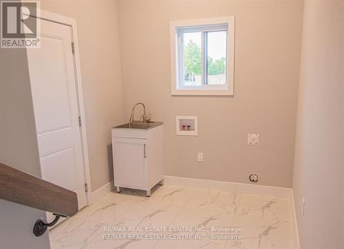 1123 Waterwheel Road E, London, ON - Indoor Photo Showing Other Room