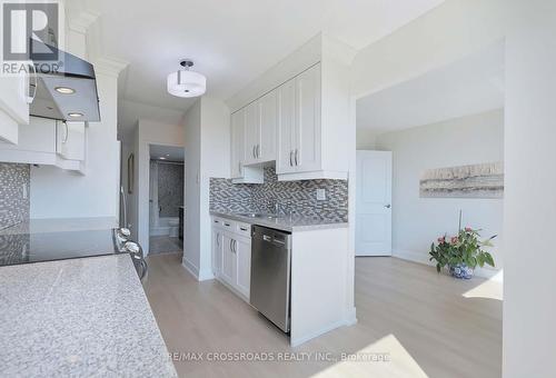 910 - 2365 Kennedy Road, Toronto (Agincourt South-Malvern West), ON - Indoor Photo Showing Kitchen