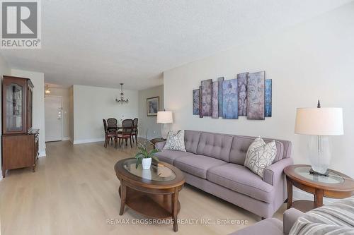 910 - 2365 Kennedy Road, Toronto (Agincourt South-Malvern West), ON - Indoor Photo Showing Living Room