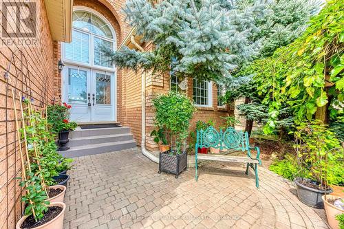 1245 Bowman Drive, Oakville, ON - Outdoor