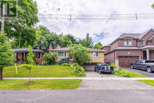 29 Hill Garden Road, Toronto (Humber Heights), ON - Outdoor With Facade