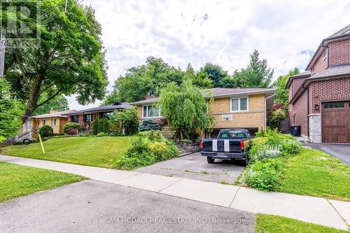 29 Hill Garden Road, Toronto (Humber Heights), ON - Outdoor