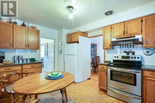 29 Hill Garden Road, Toronto (Humber Heights), ON - Indoor Photo Showing Kitchen