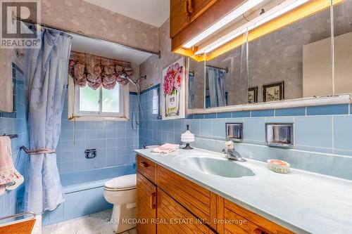 29 Hill Garden Road, Toronto (Humber Heights), ON - Indoor Photo Showing Bathroom